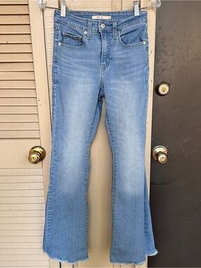 Levi’s “726 Flare Jeans” Size 25